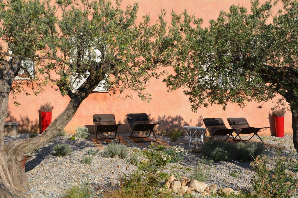 Les Jardins De L'Ermitage Bed and Breakfast Les Salles-sur-Verdon Exteriör bild